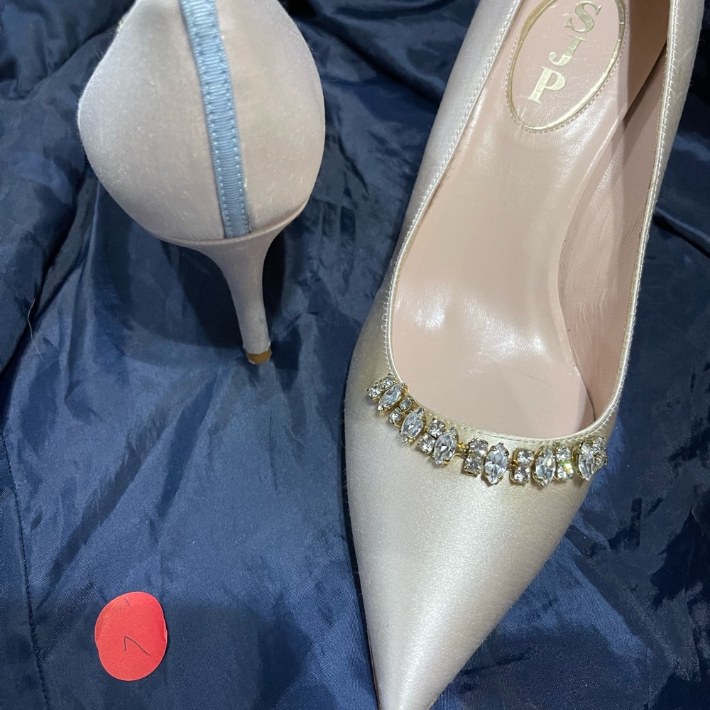 SJP new with out tags size 7 made in Italy size 37 heel 2.5” heel